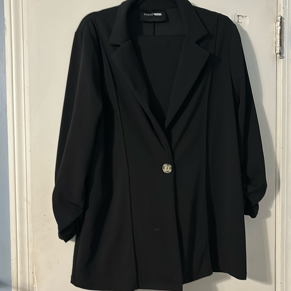 EUC Fashion Nova Suit jacket and pants